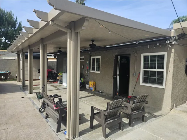 Beautiful Almna Patio