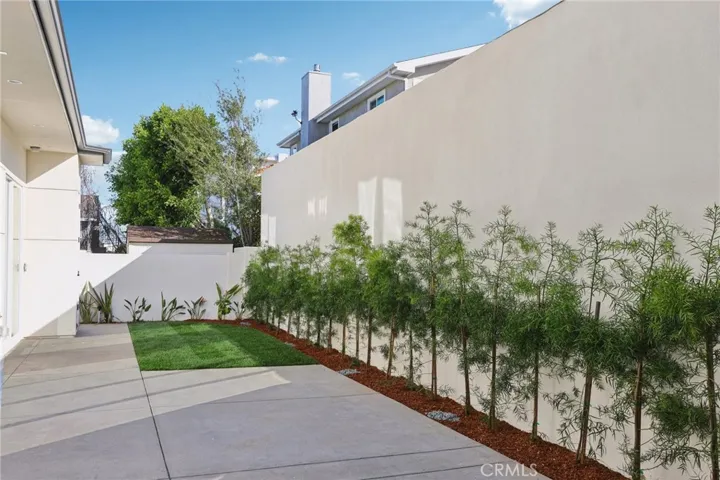 1914 Belmont Lane B, Redondo Beach, California 90278