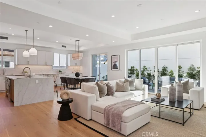 1914 Belmont Lane B, Redondo Beach, California 90278