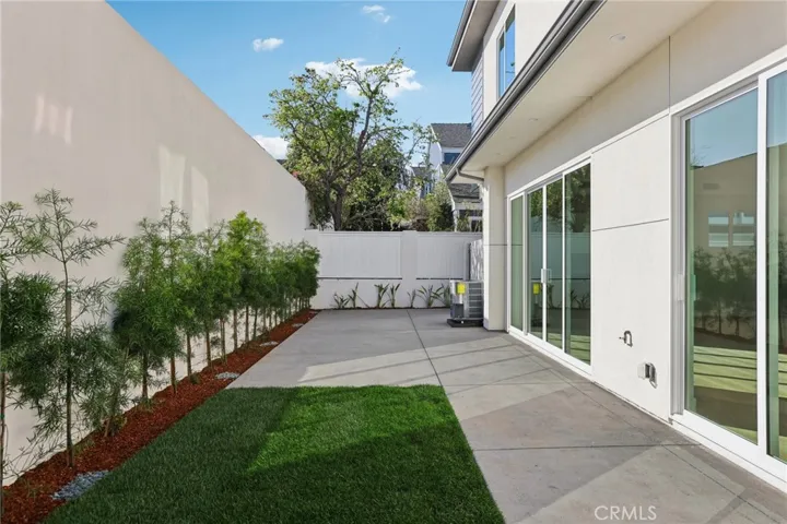 1914 Belmont Lane B, Redondo Beach, California 90278