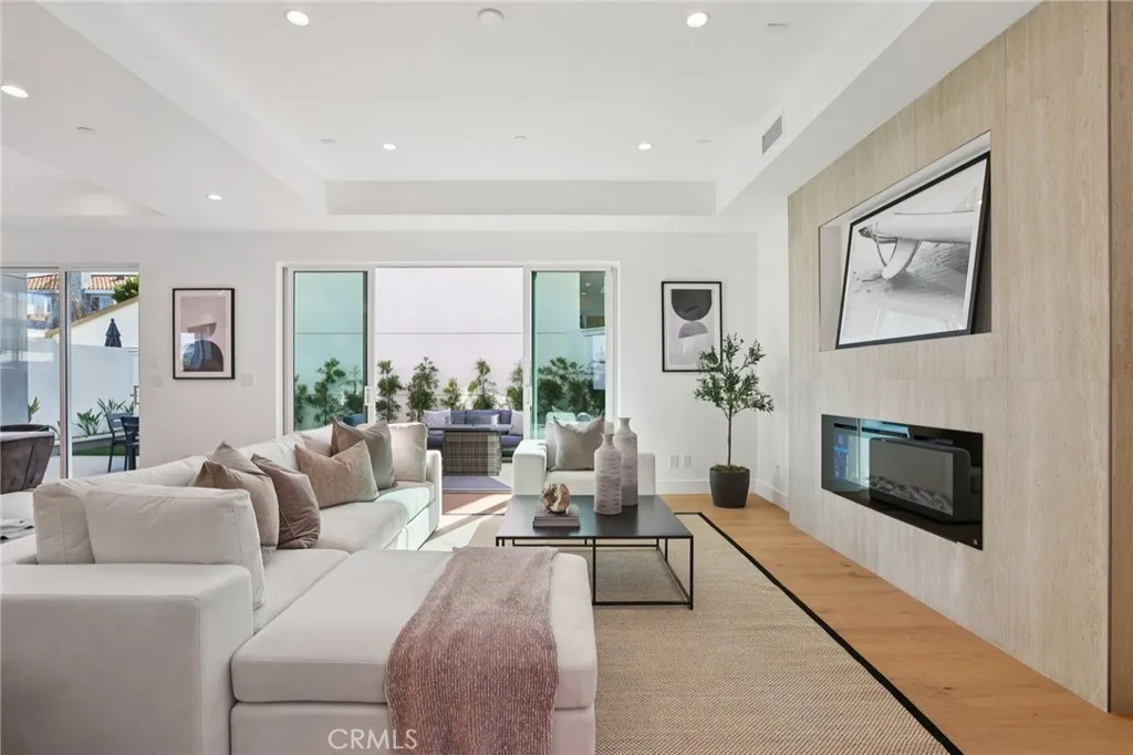 1914 Belmont Lane A, Redondo Beach, California 90278 home-pic-4