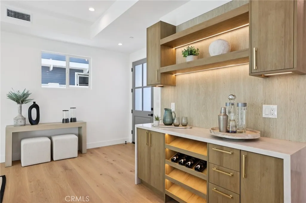 1914 Belmont Lane A, Redondo Beach, California 90278 home-pic-6