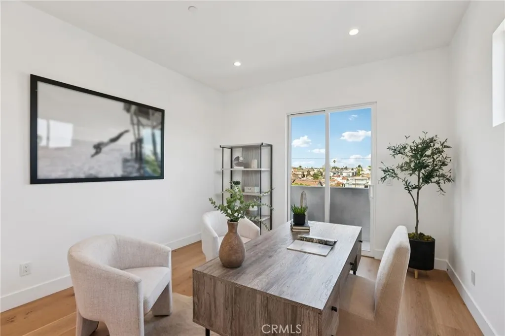 1914 Belmont Lane A, Redondo Beach, California 90278 home-pic-30