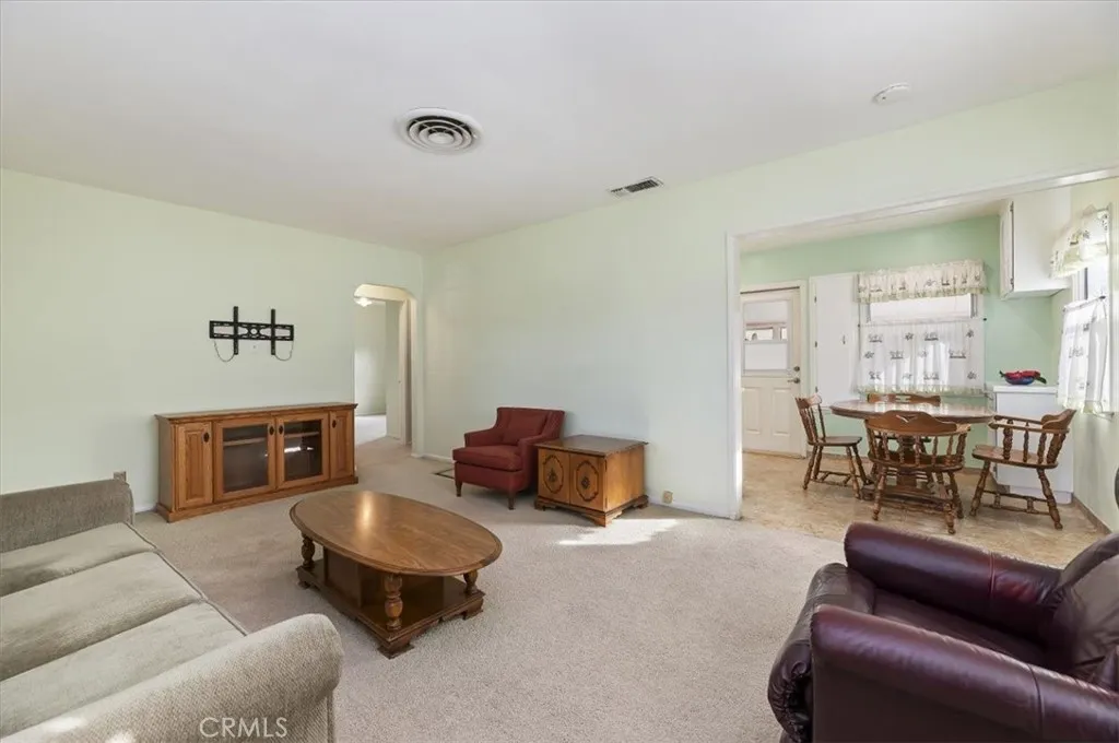 4667 N E, San Bernardino, California 92407 home-pic-9