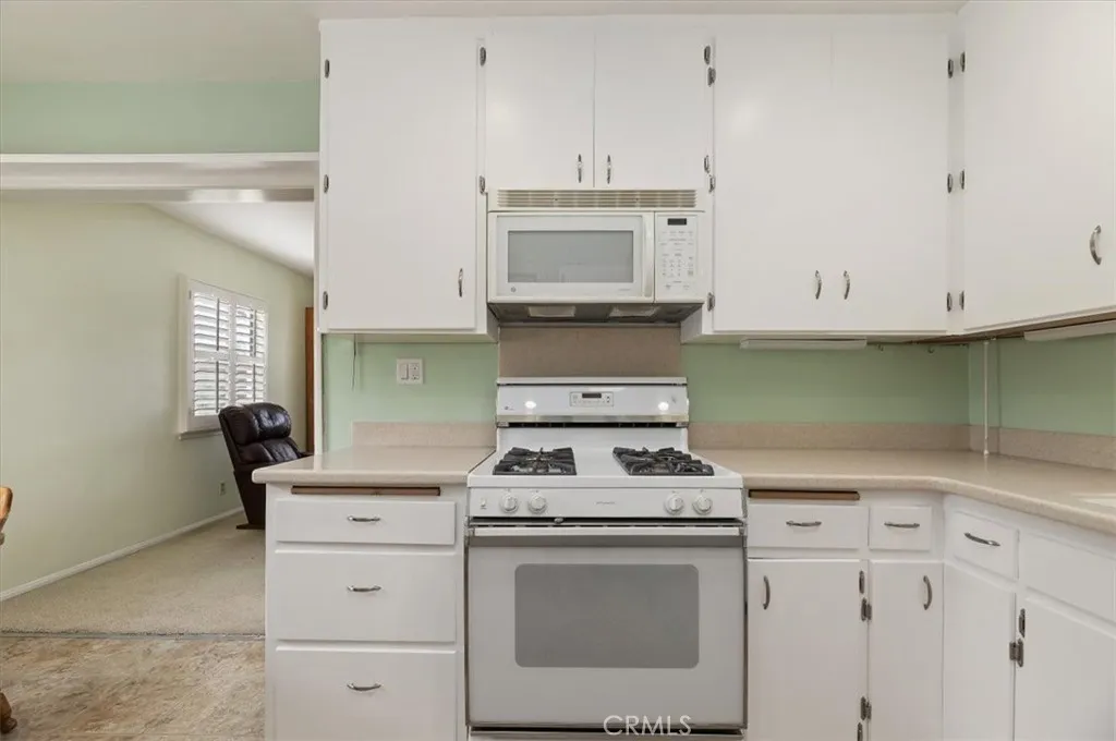 4667 N E, San Bernardino, California 92407 home-pic-16