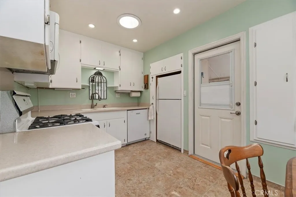 4667 N E, San Bernardino, California 92407 home-pic-13