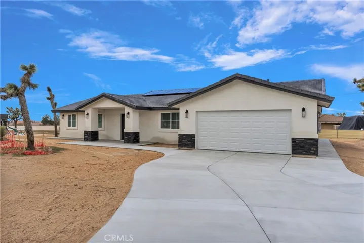 20190 Osseo Road, Apple Valley, California 92308
