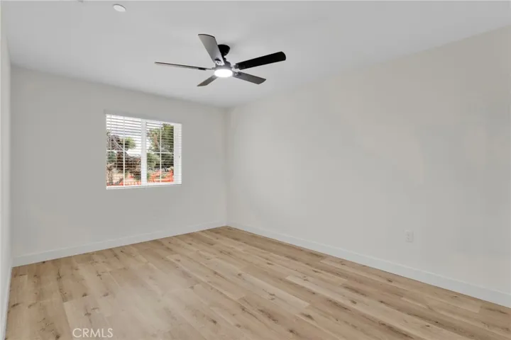 20190 Osseo Road, Apple Valley, California 92308
