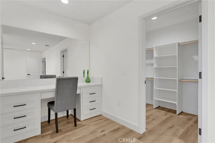 20190 Osseo Road, Apple Valley, California 92308