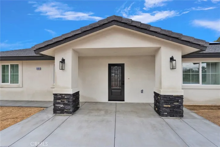 20190 Osseo Road, Apple Valley, California 92308