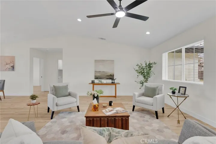 20190 Osseo Road, Apple Valley, California 92308