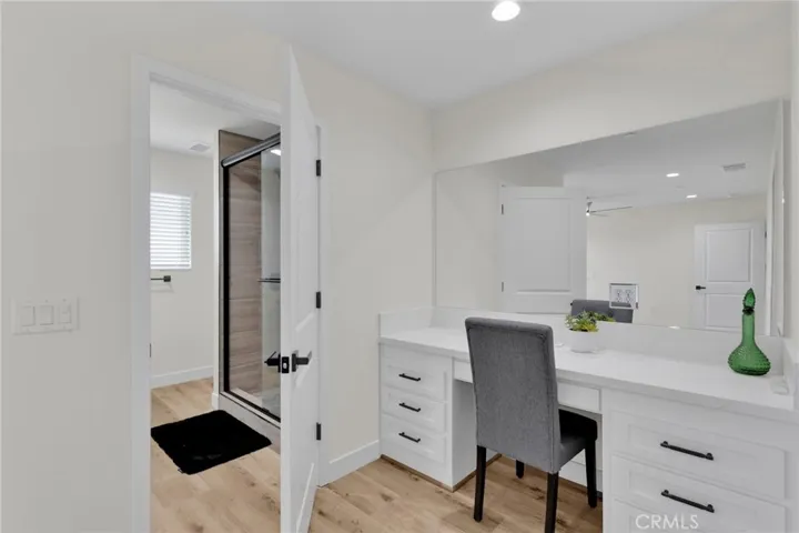 20190 Osseo Road, Apple Valley, California 92308