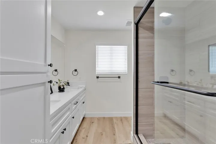 20190 Osseo Road, Apple Valley, California 92308