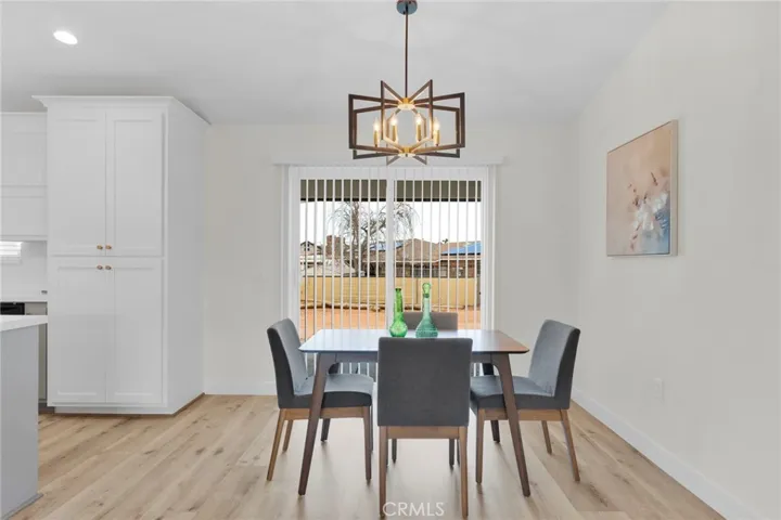 20190 Osseo Road, Apple Valley, California 92308