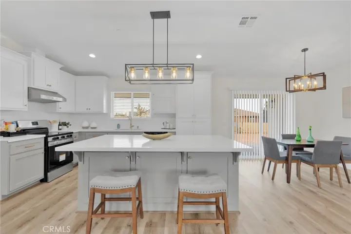 20190 Osseo Road, Apple Valley, California 92308