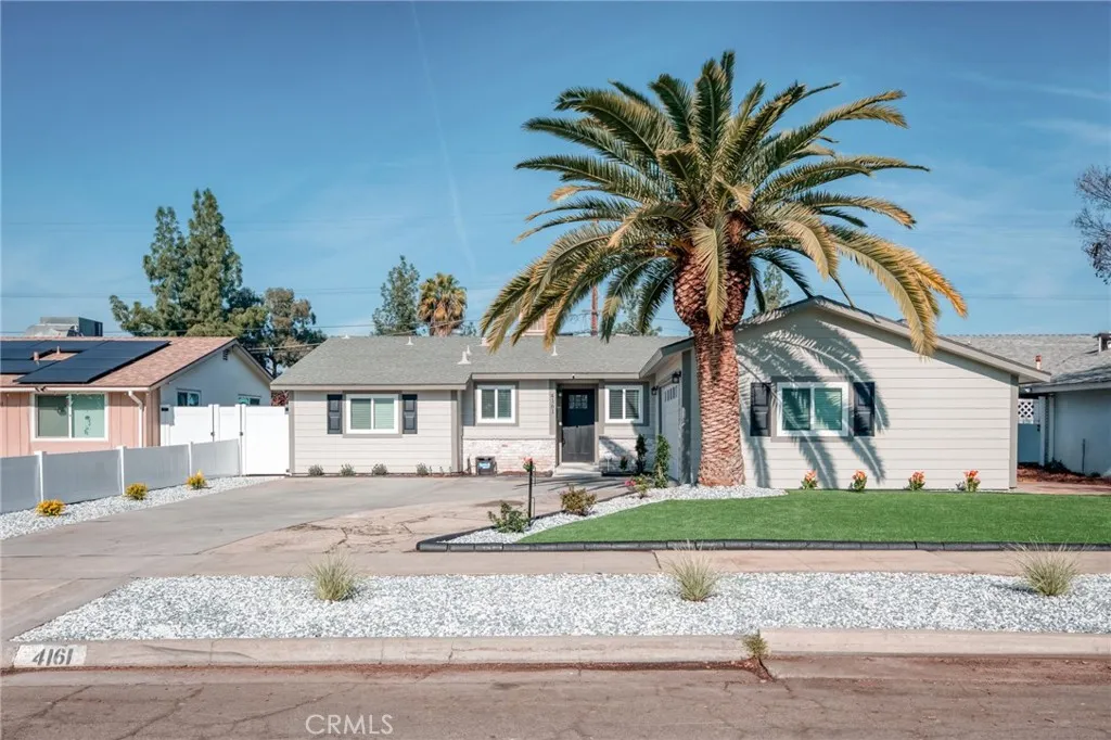 4161 E Holland, Fresno, California 93726 home-pic-2