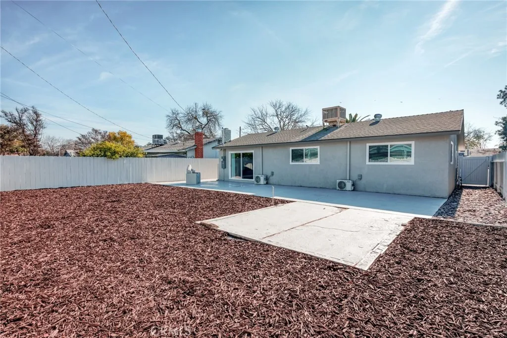 4161 E Holland, Fresno, California 93726 home-pic-24