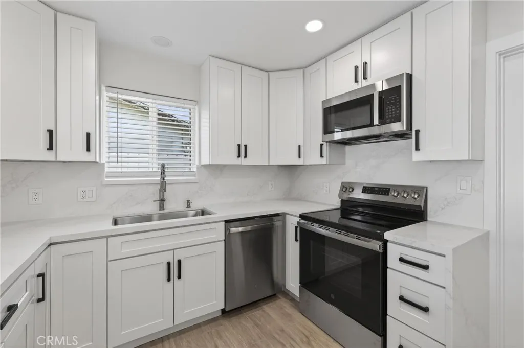 4161 E Holland, Fresno, California 93726 home-pic-12