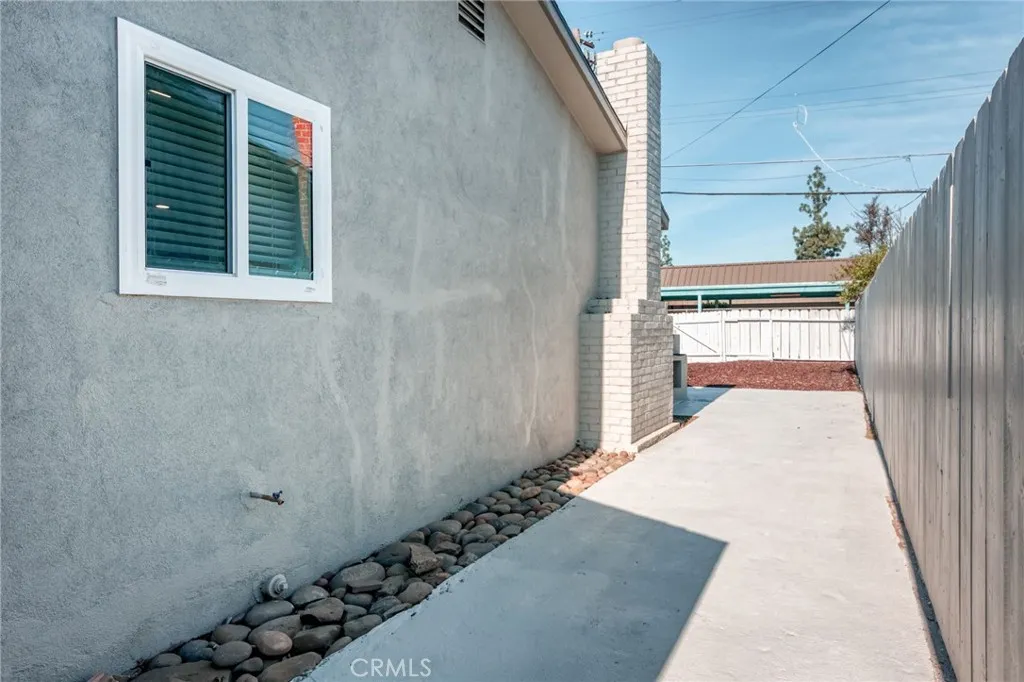 4161 E Holland, Fresno, California 93726 home-pic-29
