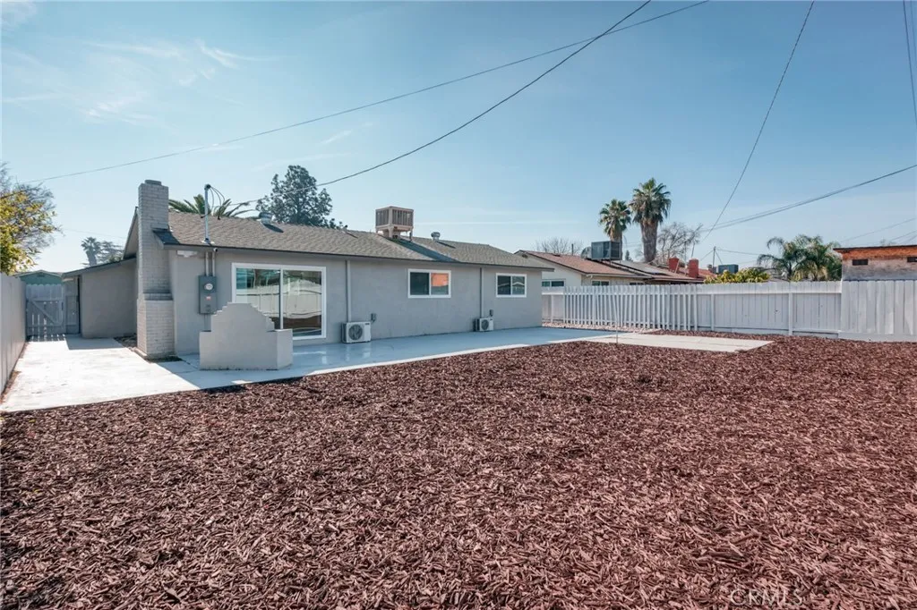 4161 E Holland, Fresno, California 93726 home-pic-30