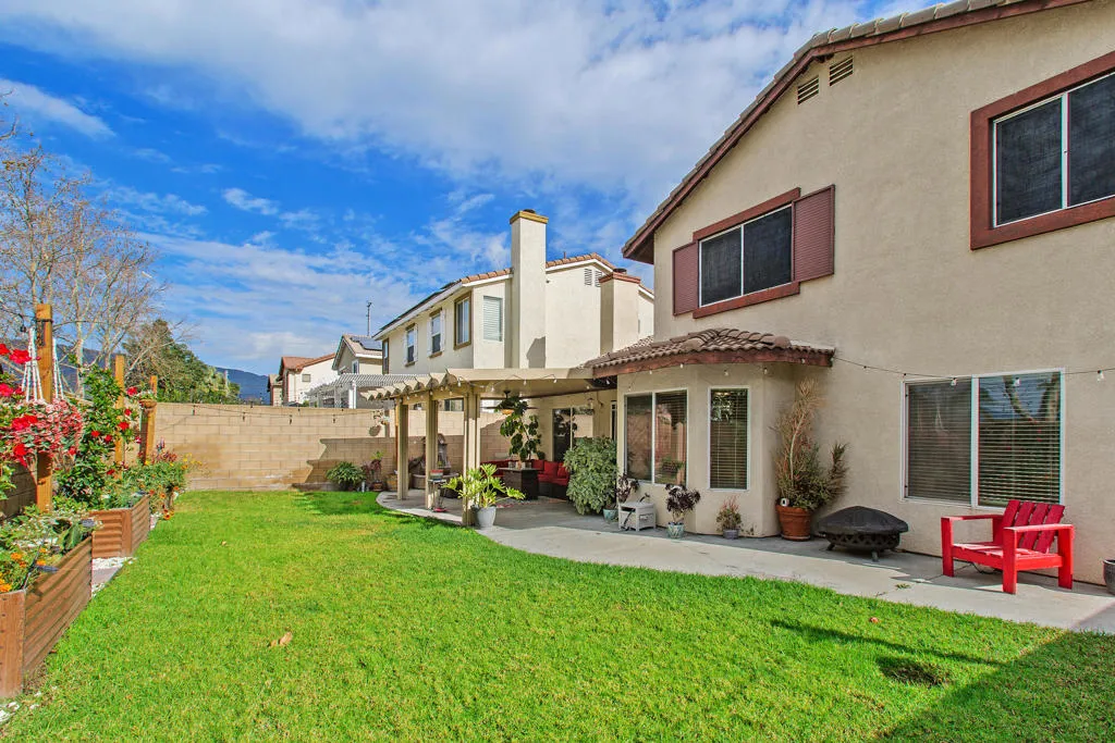 7348 Elderberry Court, Fontana, California 92336 home-pic-28