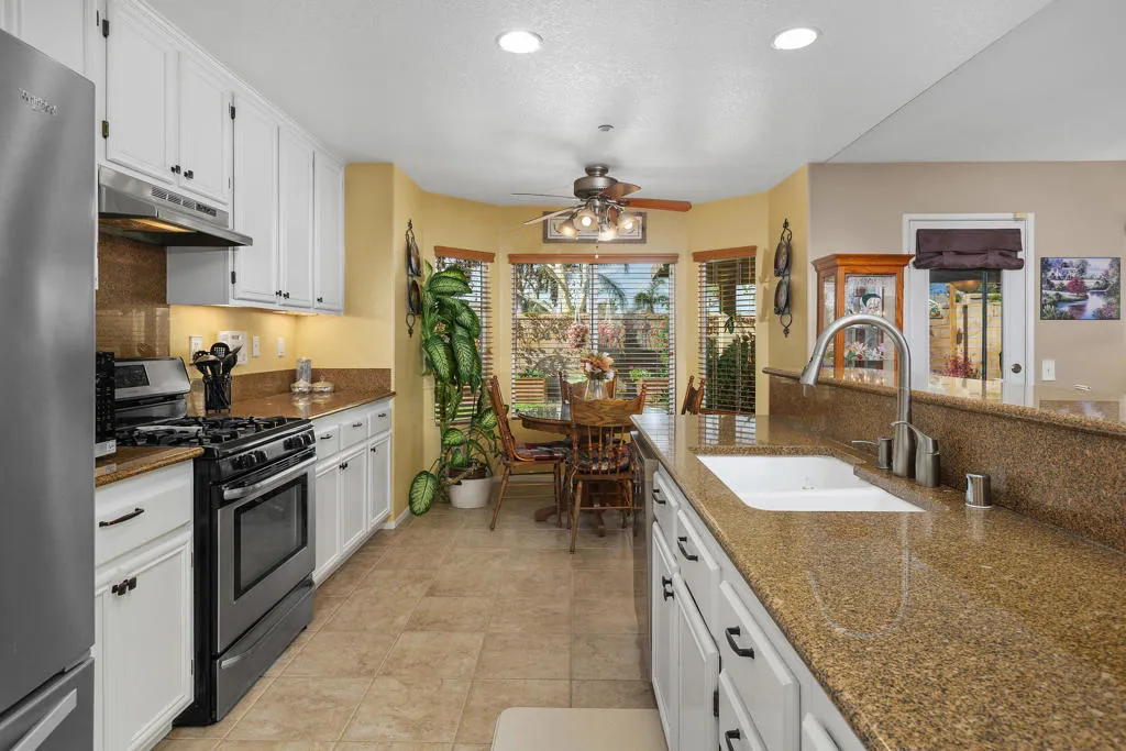 7348 Elderberry Court, Fontana, California 92336 home-pic-11