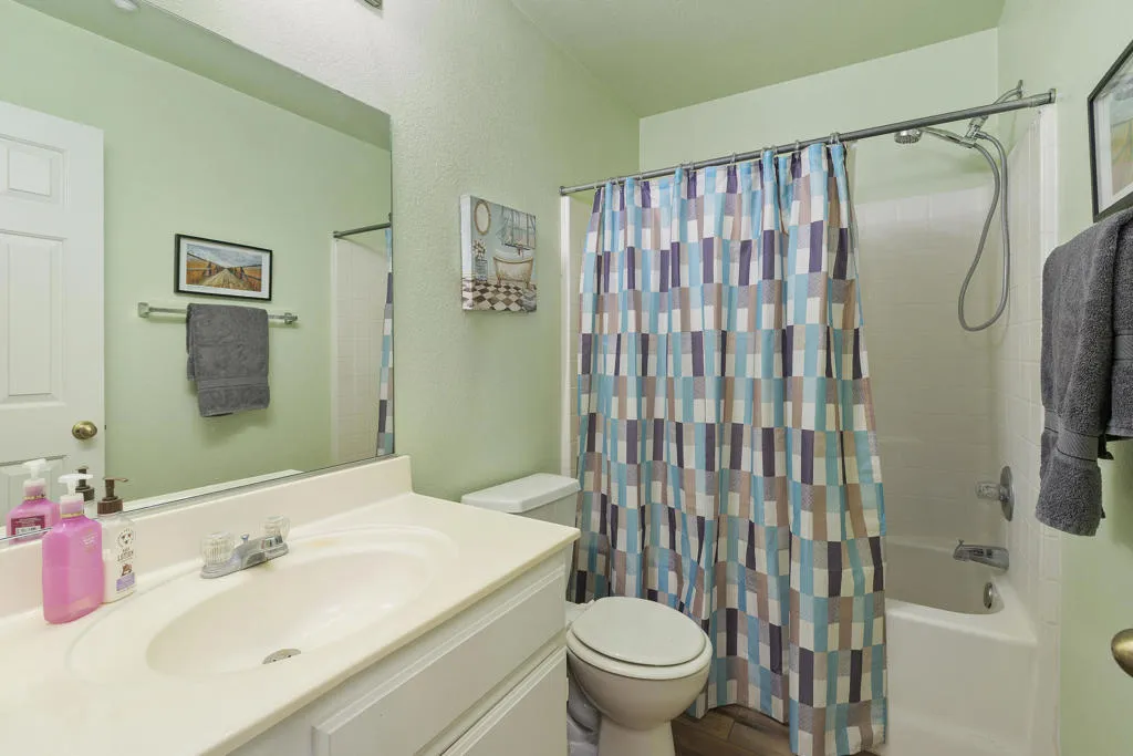 7348 Elderberry Court, Fontana, California 92336 home-pic-24