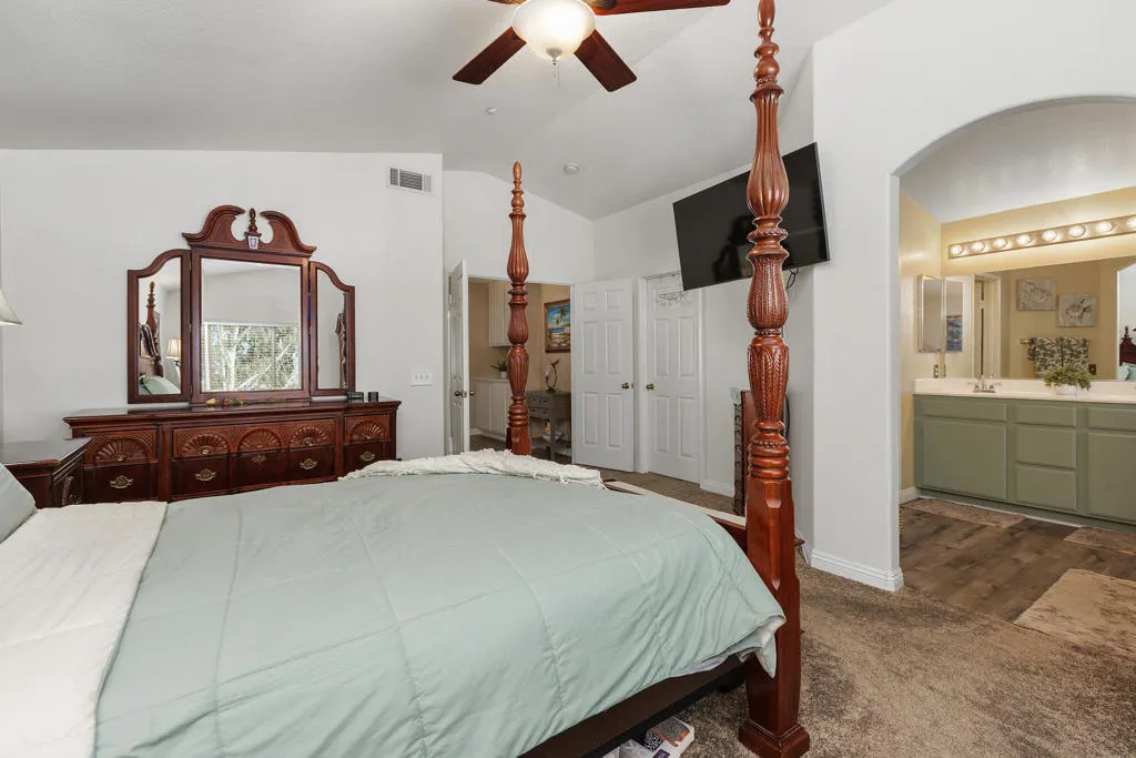 7348 Elderberry Court, Fontana, California 92336 home-pic-19