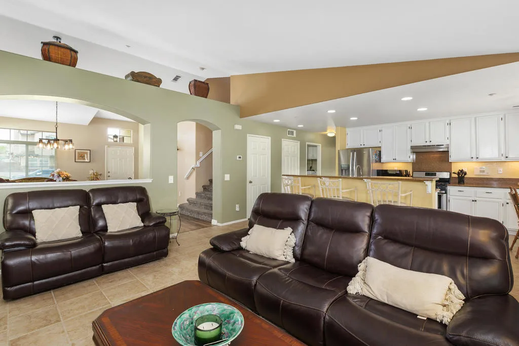 7348 Elderberry Court, Fontana, California 92336 home-pic-8