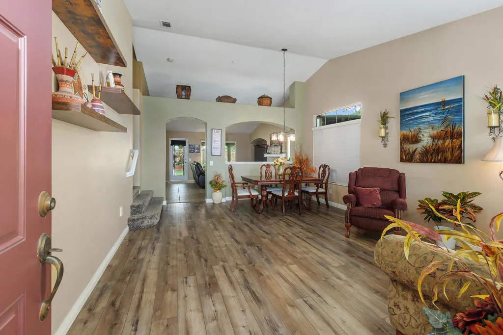 7348 Elderberry Court, Fontana, California 92336 home-pic-2