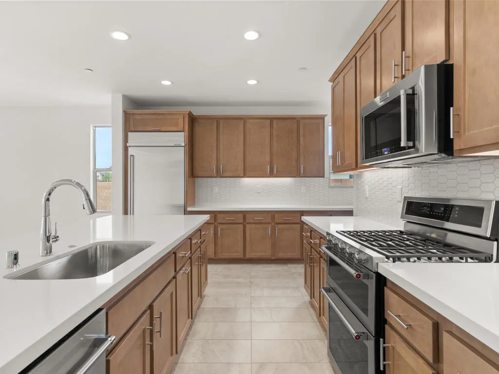73745 Henri Drive, Palm Desert, California 92211 home-pic-3