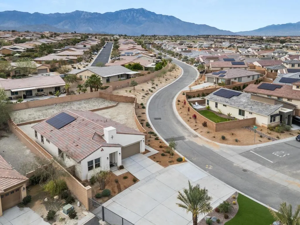 73745 Henri Drive, Palm Desert, California 92211 home-pic-32