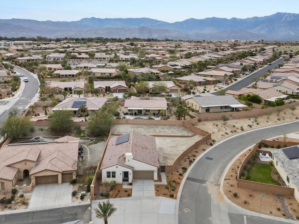 73745 Henri Drive, Palm Desert, California 92211 home-pic-14