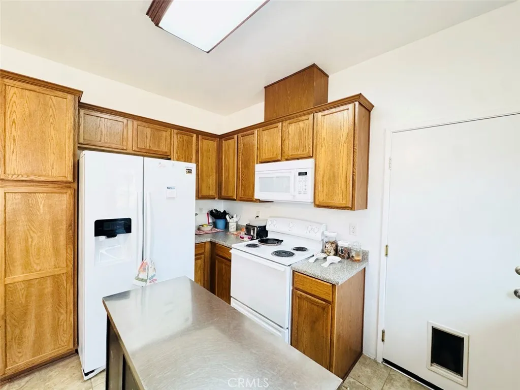 6213 Mariposa, 29 Palms, California 92277 home-pic-12