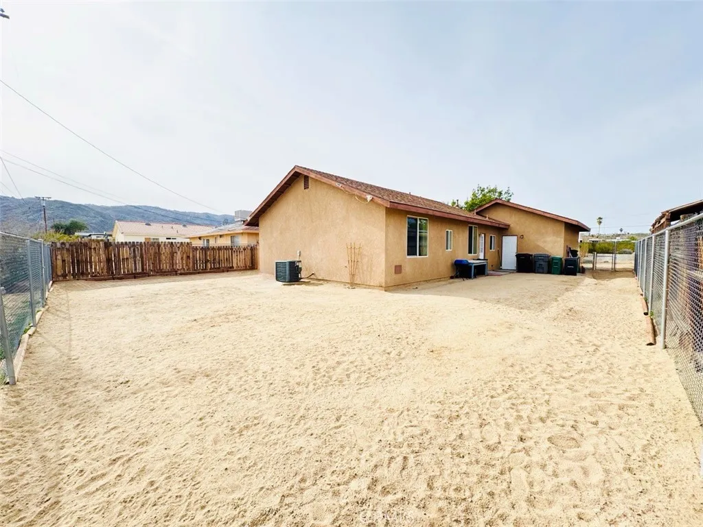6213 Mariposa, 29 Palms, California 92277 home-pic-24