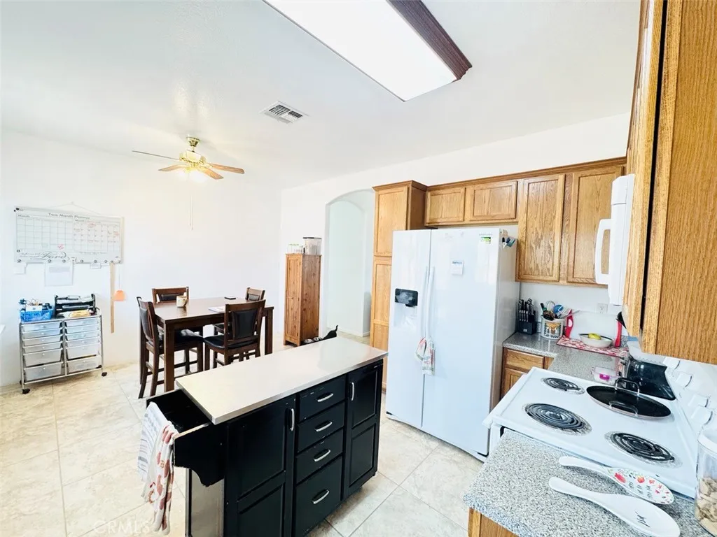 6213 Mariposa, 29 Palms, California 92277 home-pic-10
