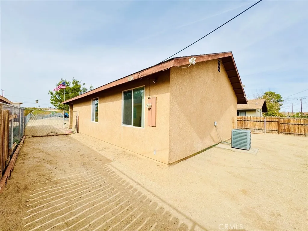 6213 Mariposa, 29 Palms, California 92277 home-pic-27