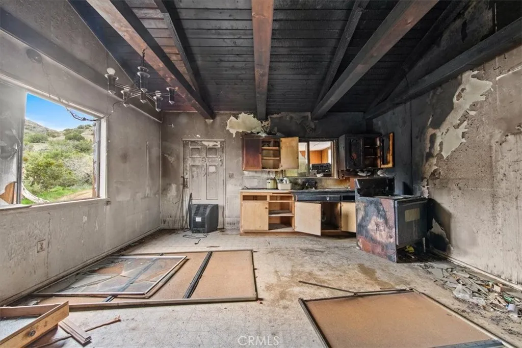 32301 Angeles Forest, Palmdale, California 93550 home-pic-6