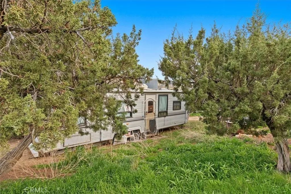 32301 Angeles Forest, Palmdale, California 93550 home-pic-17