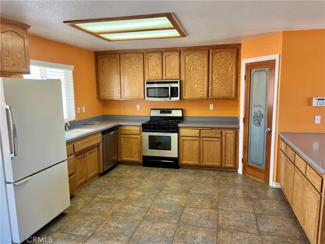 25625 Rancho, Apple Valley, California 92308