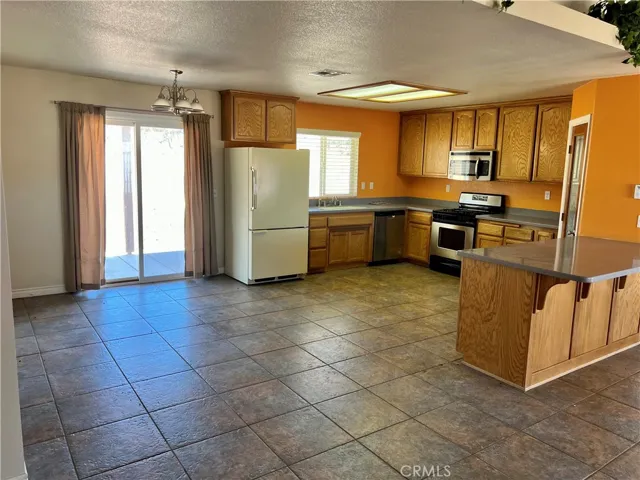 25625 Rancho, Apple Valley, California 92308