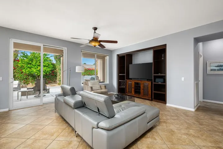 15-web-or-mls-JMJoshua_OPMG_0126_016