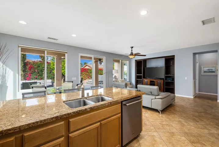 25-web-or-mls-JMJoshua_OPMG_0126_026