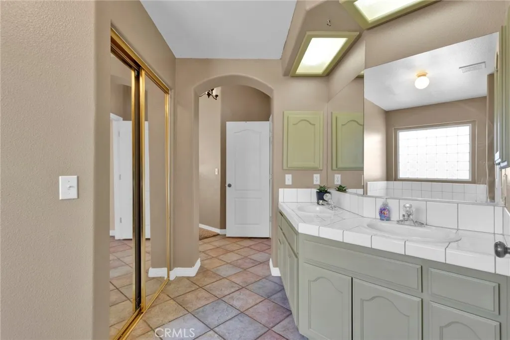 18507 Westlawn Street, Hesperia, California 92345 home-pic-18