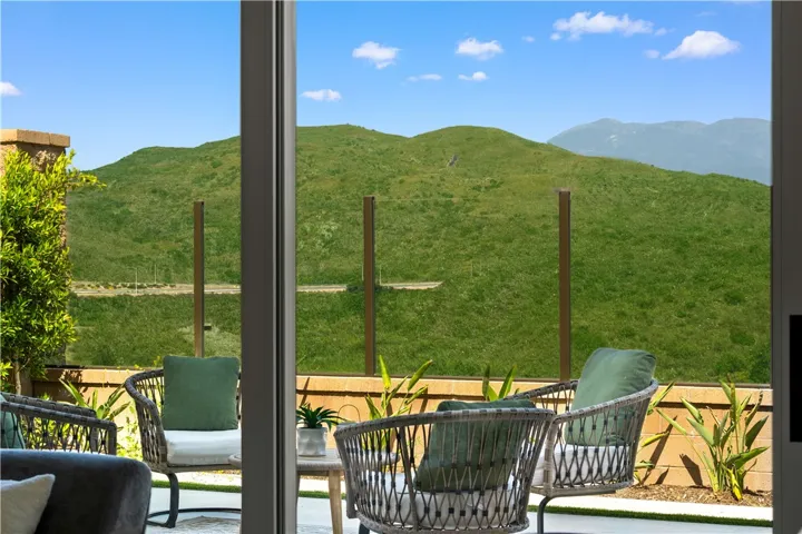 122 Mossvine, Irvine, California 92618
