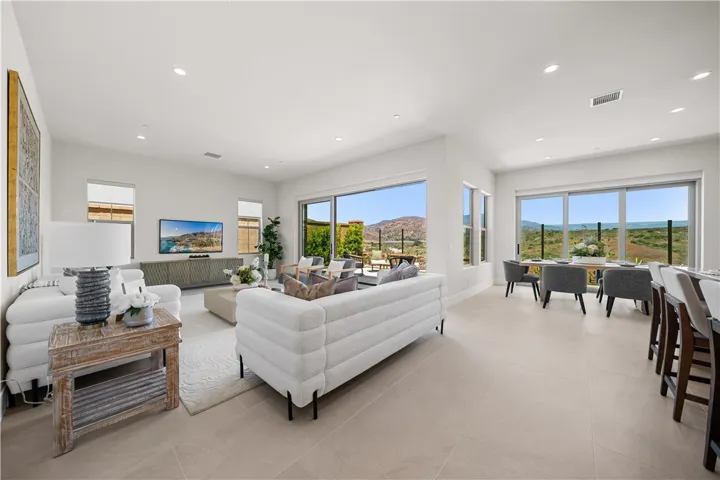 122 Mossvine, Irvine, California 92618