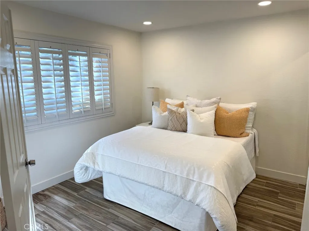 17552 Vandenberg 1, Tustin, California 92780 home-pic-11
