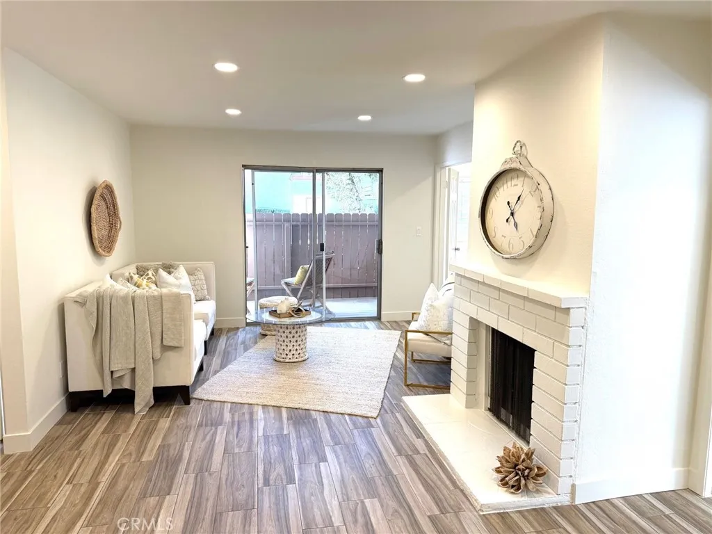 17552 Vandenberg 1, Tustin, California 92780 home-pic-9