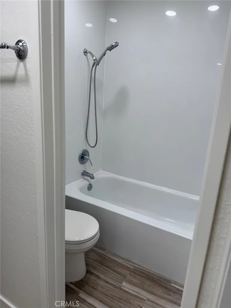 17552 Vandenberg 1, Tustin, California 92780 home-pic-14