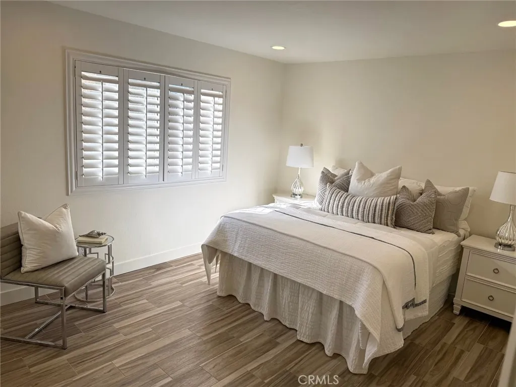 17552 Vandenberg 1, Tustin, California 92780 home-pic-10